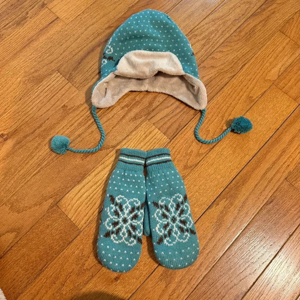 LL Bean Knit Ear Flap Pom Pom Tie Matching Mittens Set Medium/Large